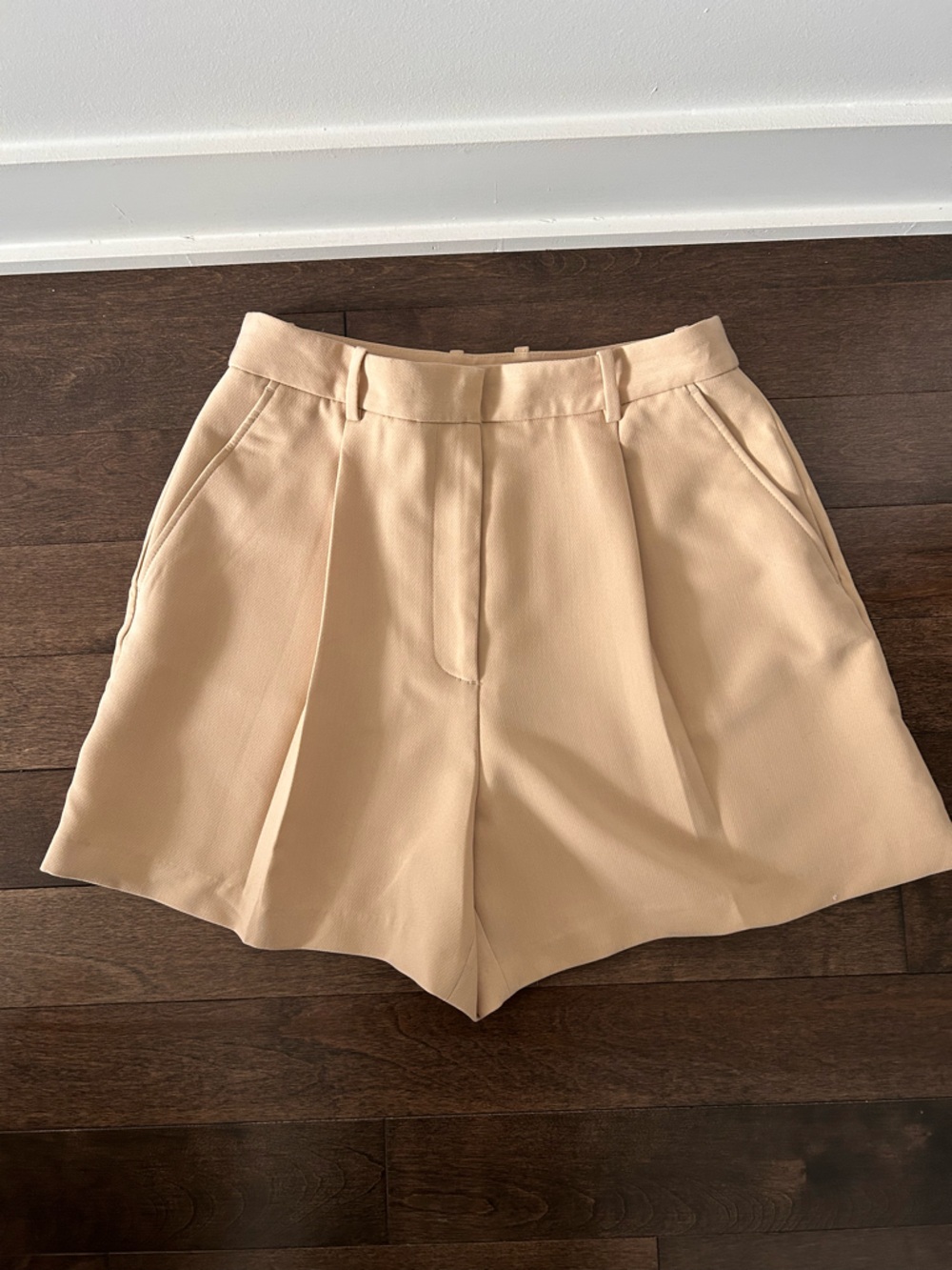Zara High-Waist Pleated Shorts in Beige/Tan